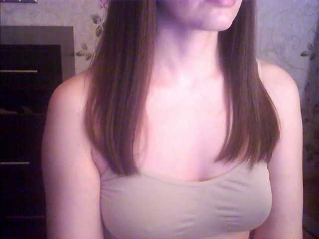 droplet83's BongaCams show and profile