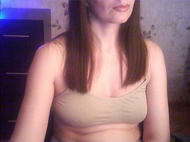 droplet83's BongaCams show and profile