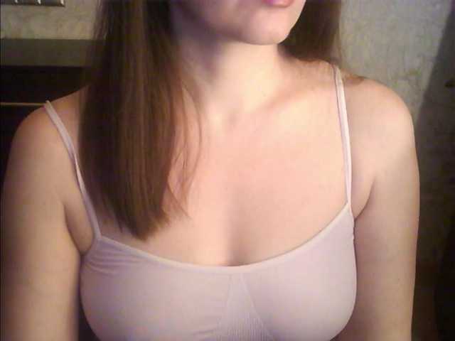 droplet83's BongaCams show and profile