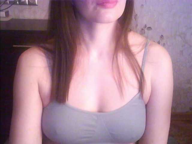 droplet83's BongaCams show and profile