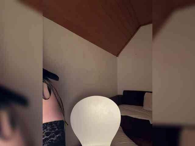 noeelly Live Webcam on BongaCams