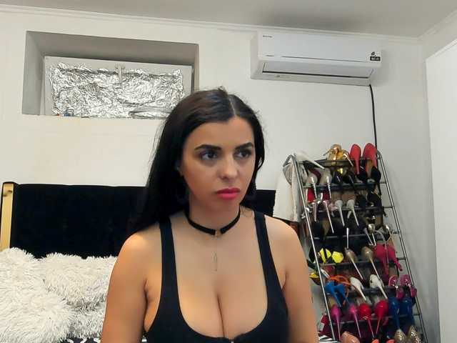 JuliaHayes90's BongaCams show and profile