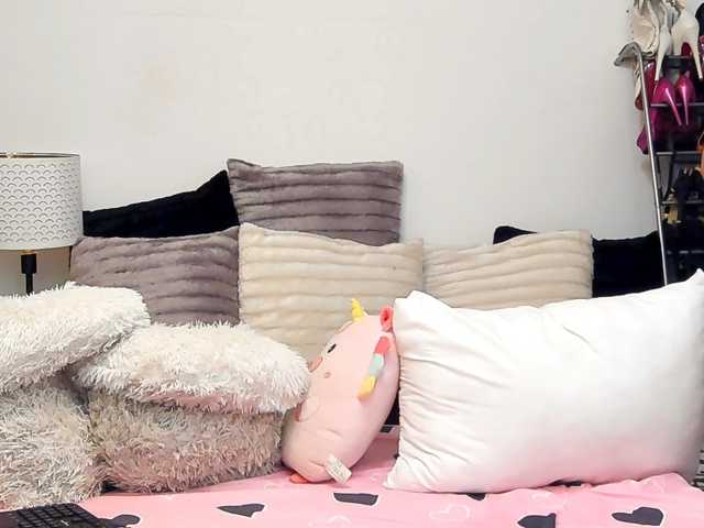 Sex chat gratuit in direct cu JuliaHayes90 pe BongaCams