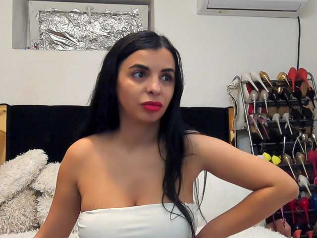 JuliaHayes90's BongaCams show and profile