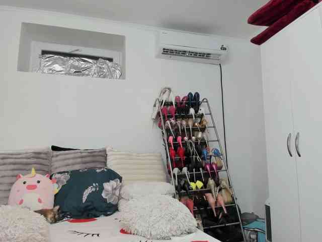 JuliaHayes90 Live Webcam on BongaCams
