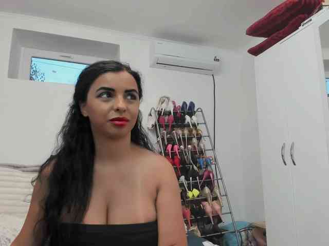 JuliaHayes webcam