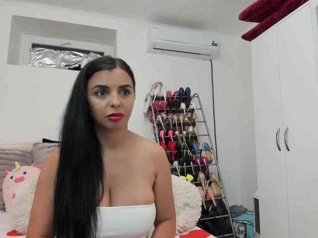 JuliaHayes webcam