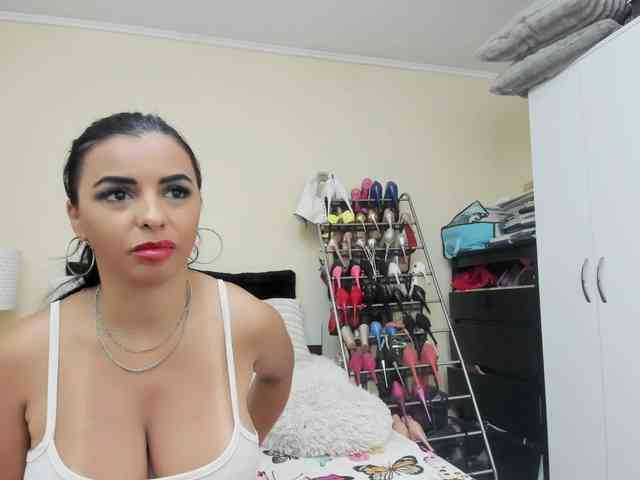 JuliaHayes webcam