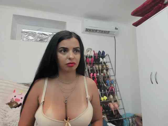 JuliaHayes webcam
