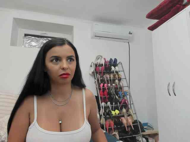 JuliaHayes webcam