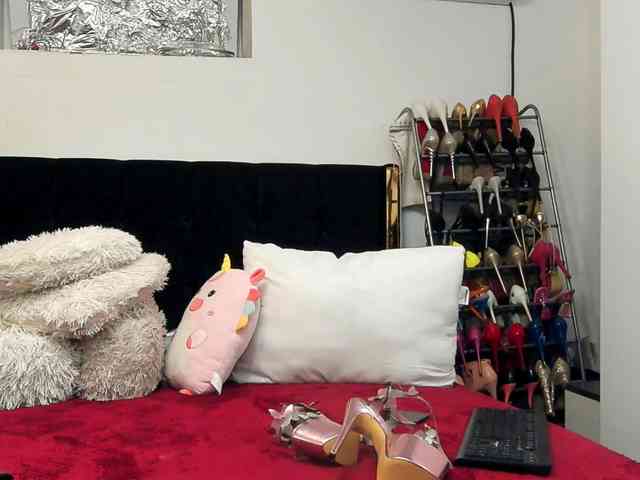 JuliaHayes90 JuliaHayes90