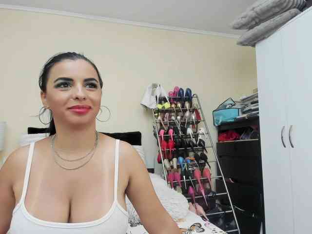 JuliaHayes webcam