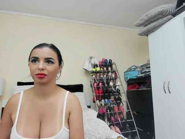 JuliaHayes webcam