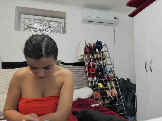 JuliaHayes webcam