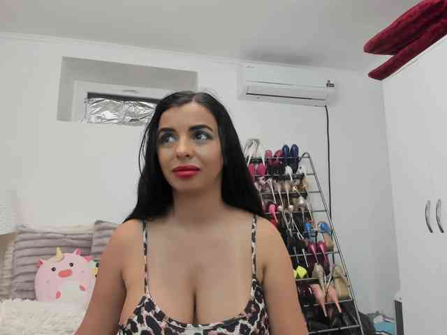 JuliaHayes webcam