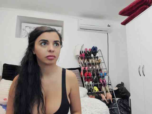 JuliaHayes webcam