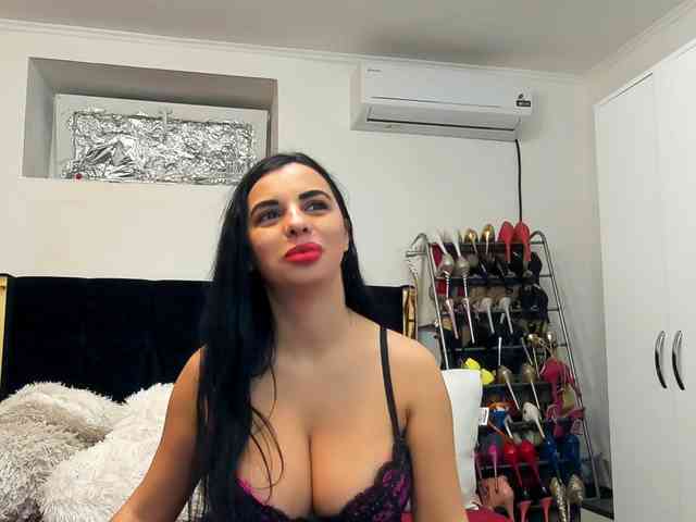JuliaHayes webcam