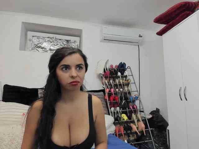 JuliaHayes webcam