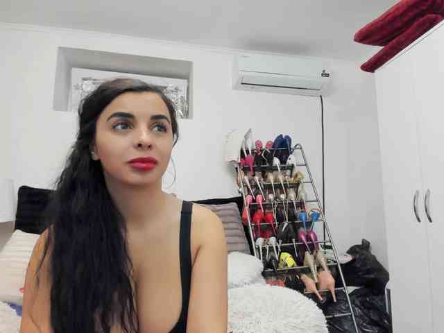 JuliaHayes webcam
