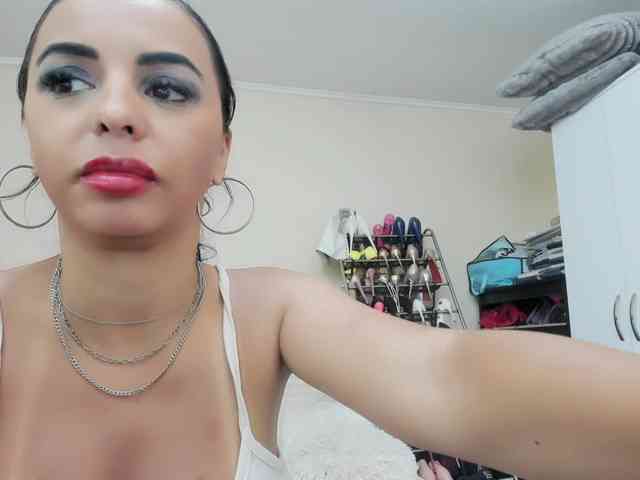 JuliaHayes webcam