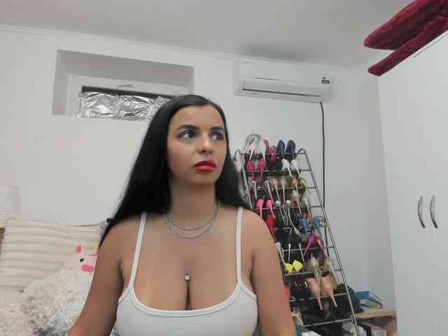 JuliaHayes webcam