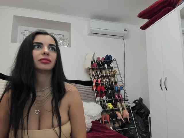 JuliaHayes webcam