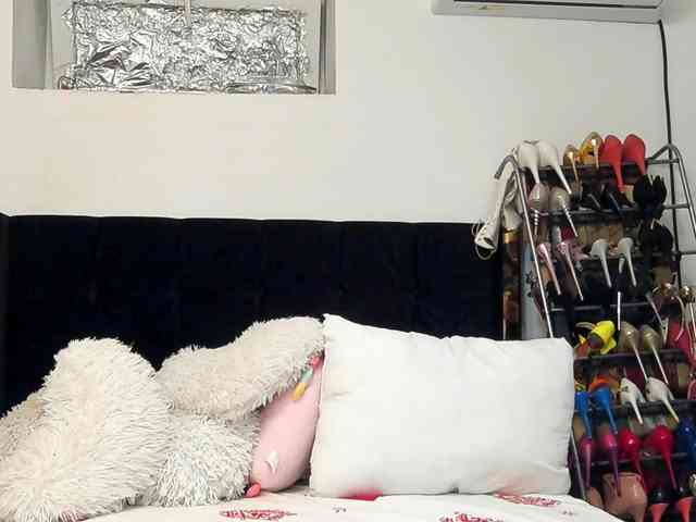 JuliaHayes90 JuliaHayes90