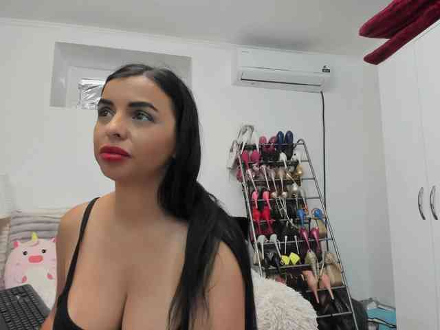 JuliaHayes webcam