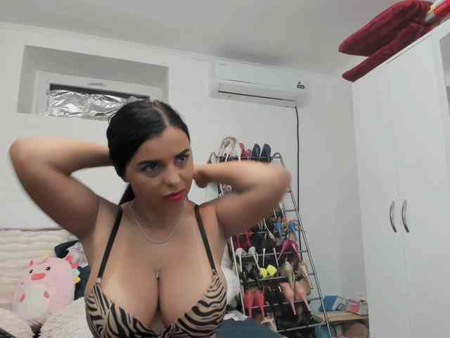 JuliaHayes webcam