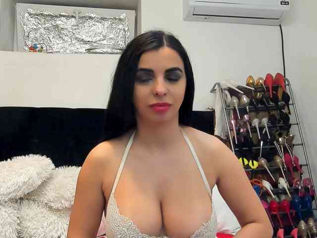 JuliaHayes90 Live Webcam on BongaCams