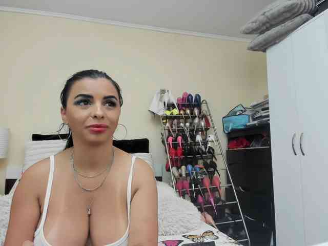 JuliaHayes webcam