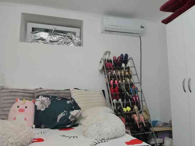 JuliaHayes webcam