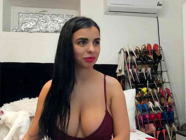 JuliaHayes webcam