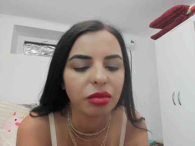 JuliaHayes webcam