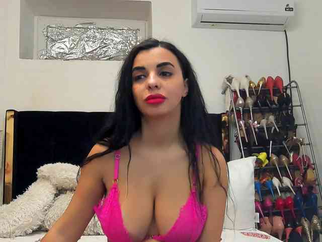 JuliaHayes webcam