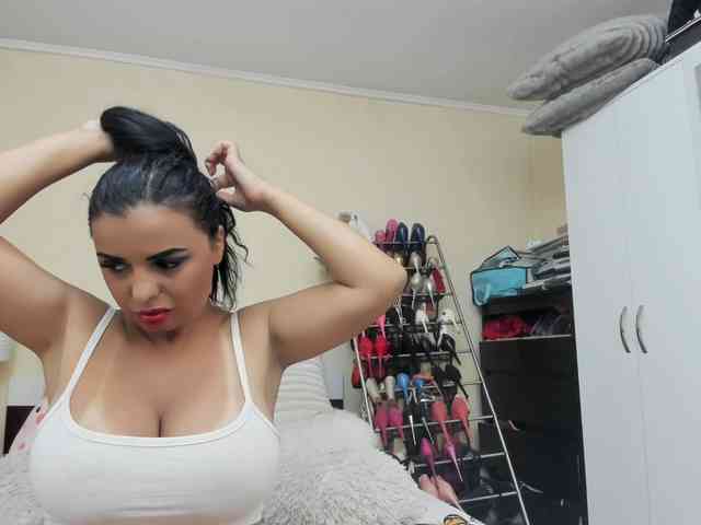 JuliaHayes webcam