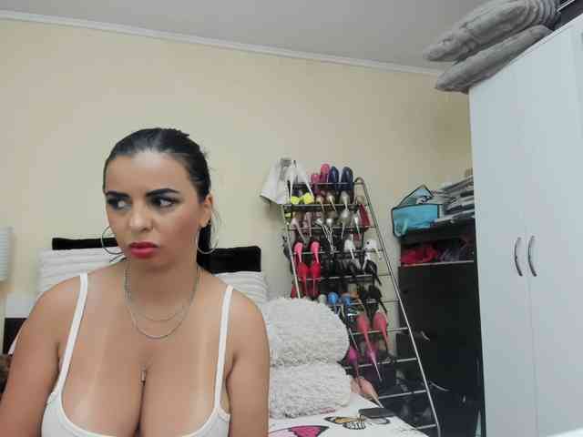 JuliaHayes webcam