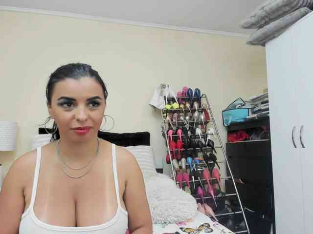 JuliaHayes webcam