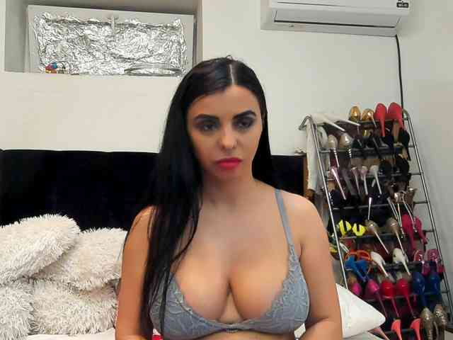 JuliaHayes90 Live Webcam on BongaCams