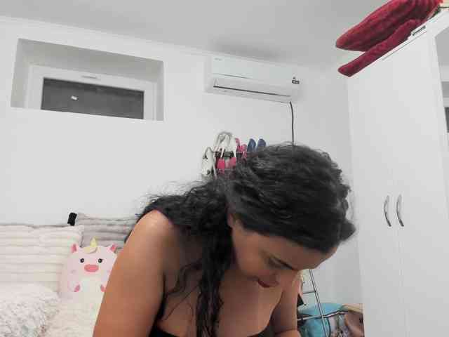 JuliaHayes webcam