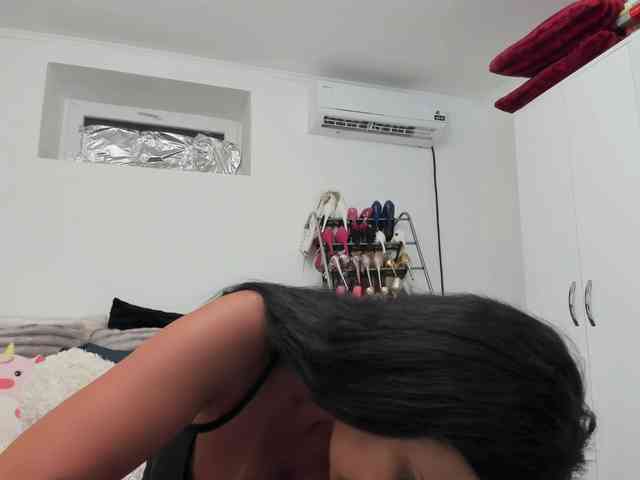JuliaHayes webcam
