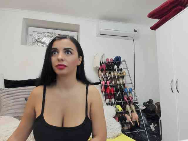 JuliaHayes webcam