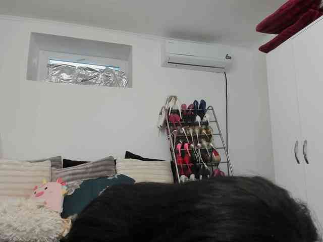 JuliaHayes webcam