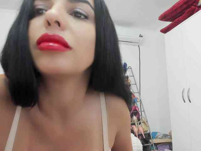 JuliaHayes webcam