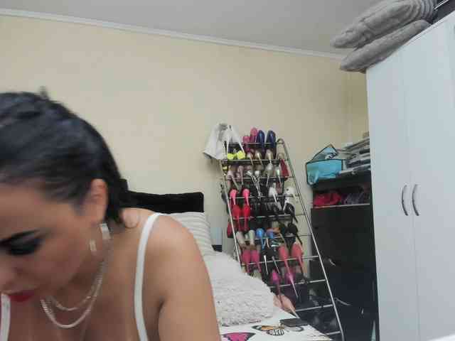 JuliaHayes webcam
