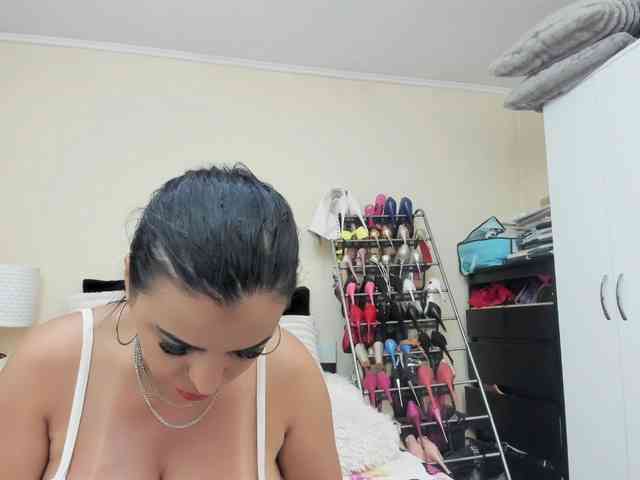 JuliaHayes webcam