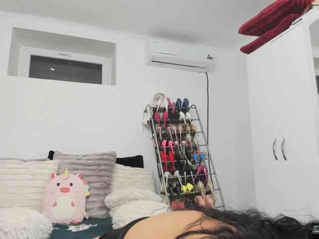 JuliaHayes webcam