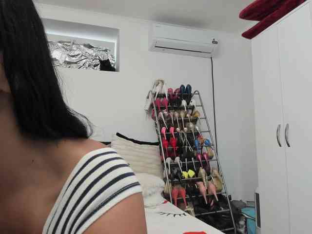 JuliaHayes webcam