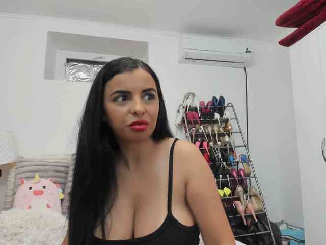 JuliaHayes webcam