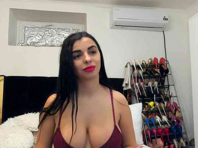 JuliaHayes webcam